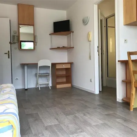 Appt - Lr010-111 Apartment *